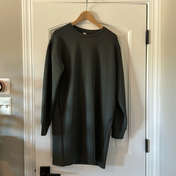 NWT Spanx Air Essentials Dress, Color: Dark Palm, Size Medium - Picture 3 of 7